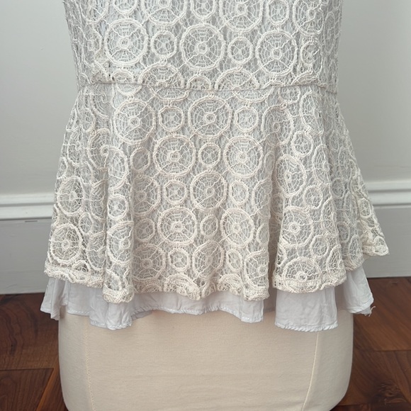 Sam & Lavi Lace peplum top. Size medium - Picture 6 of 13